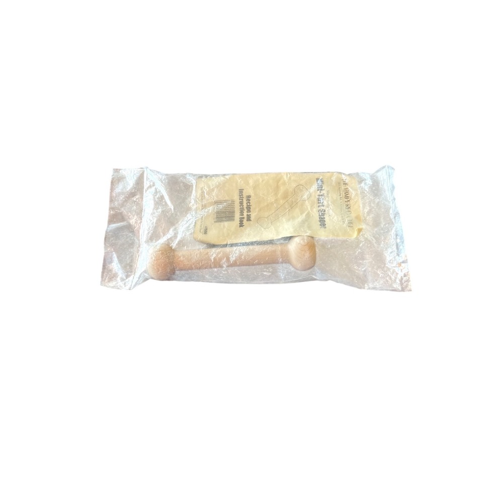 NEW The Pampered Chef Mini-Tart Shaper 1590 Wooden Baking Tool with‎ Recipe Book